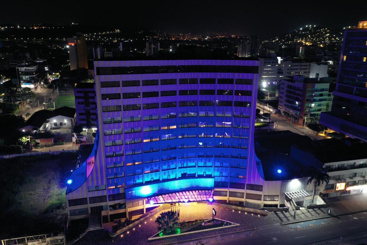 Hotel Casino Internacional Cucuta Exterior photo The hotel at night